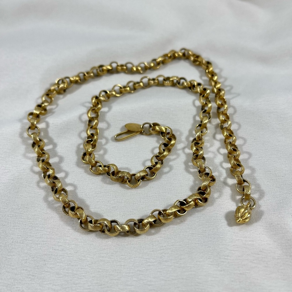 Vintage Park Lane necklace chain in gold tone with unique textured links.